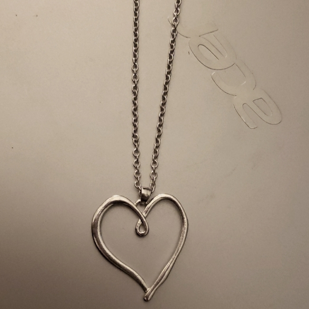 Taramanda heart Necklace